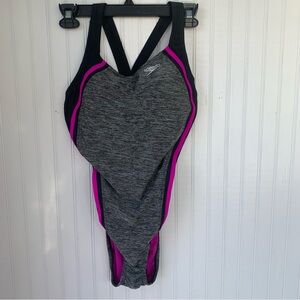 Speedo (Size 8) Heather Gray and Magenta (or purple to me) One Piece Swimsuit